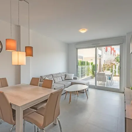 Apartamento En Residencial Isla * Torrevieja